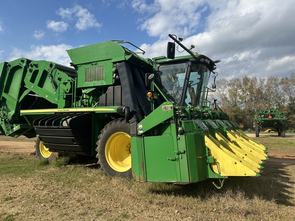 2017 John Deere CP690 Photo 4