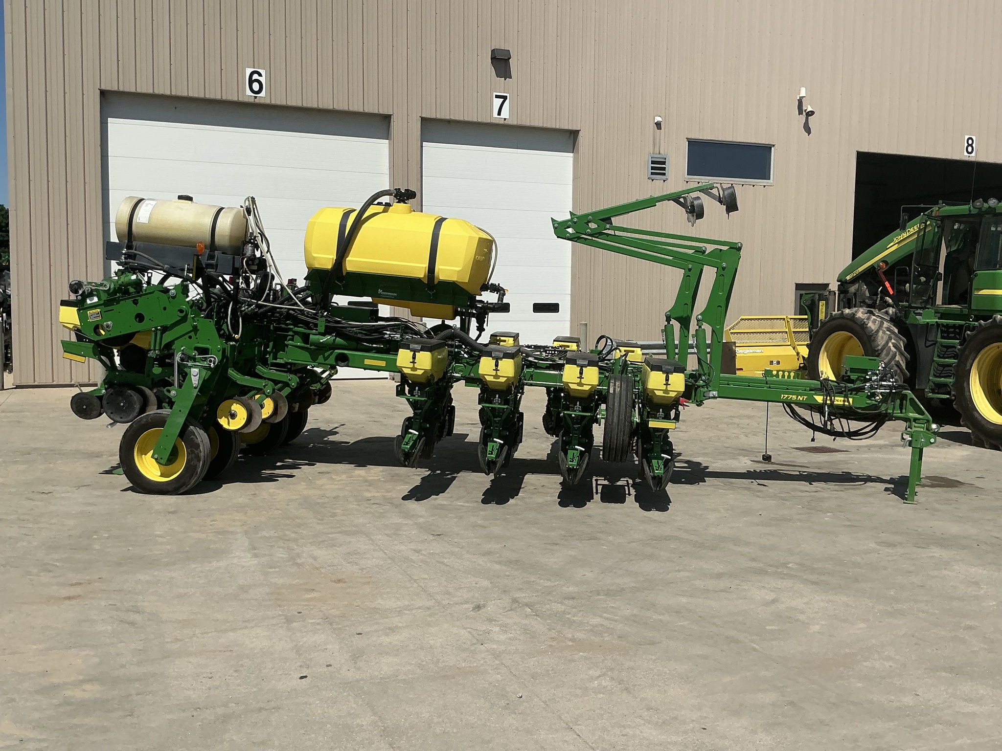2023 John Deere 1775NT Image 3