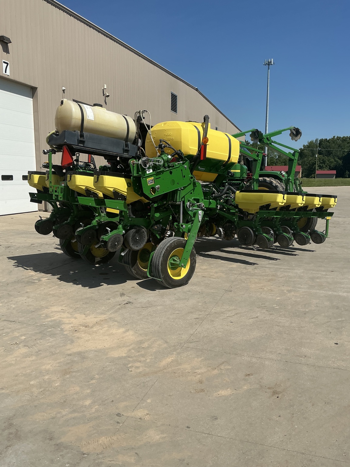 2023 John Deere 1775NT Image 4