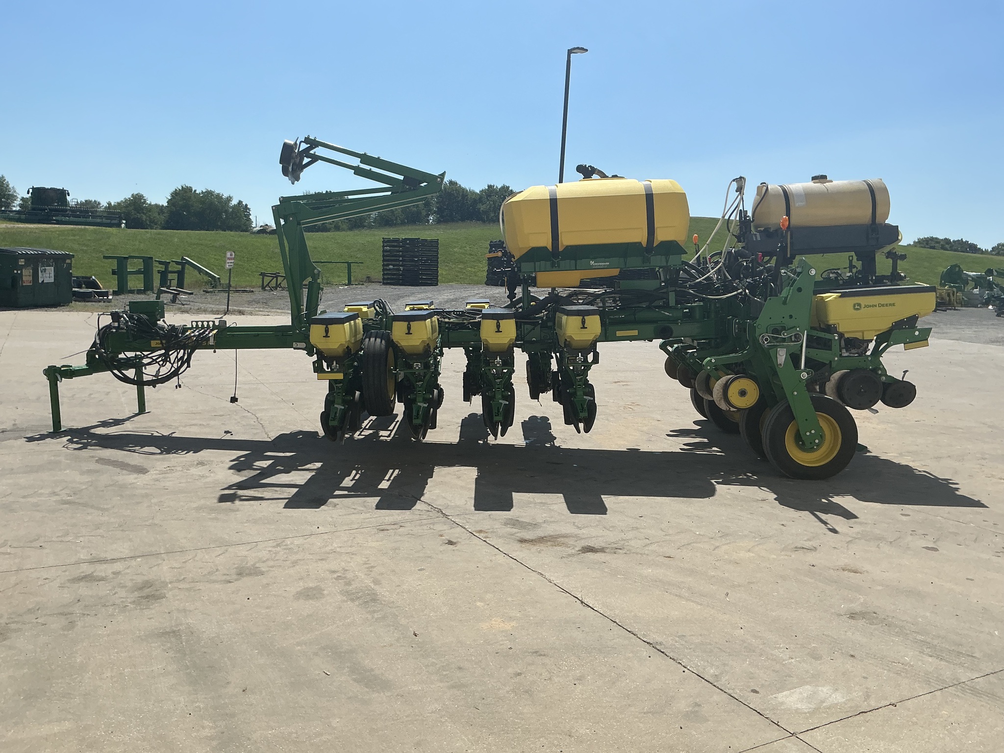2023 John Deere 1775NT Image 7