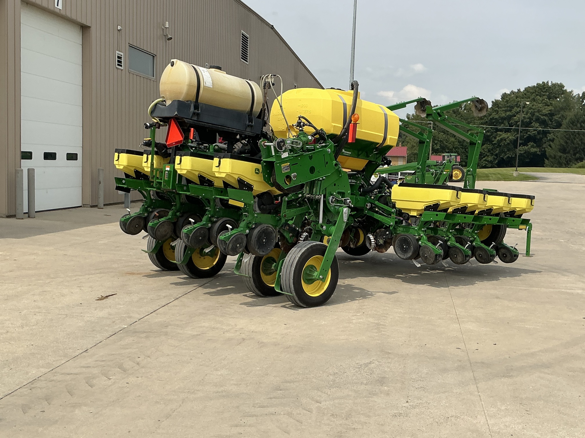2023 John Deere 1775NT Image 6