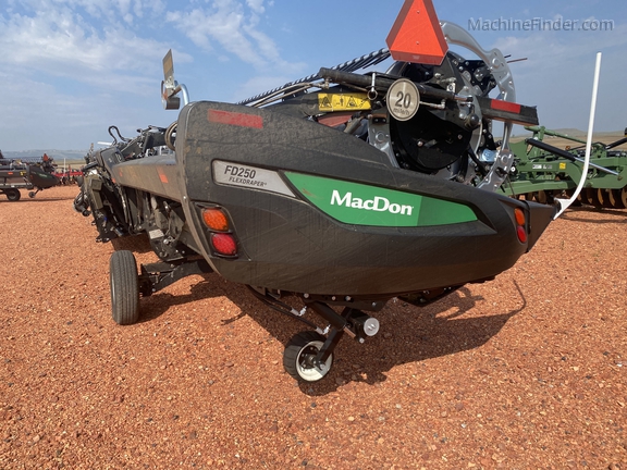 2022 MacDon FD250 | Combine Platforms | MachineFinder