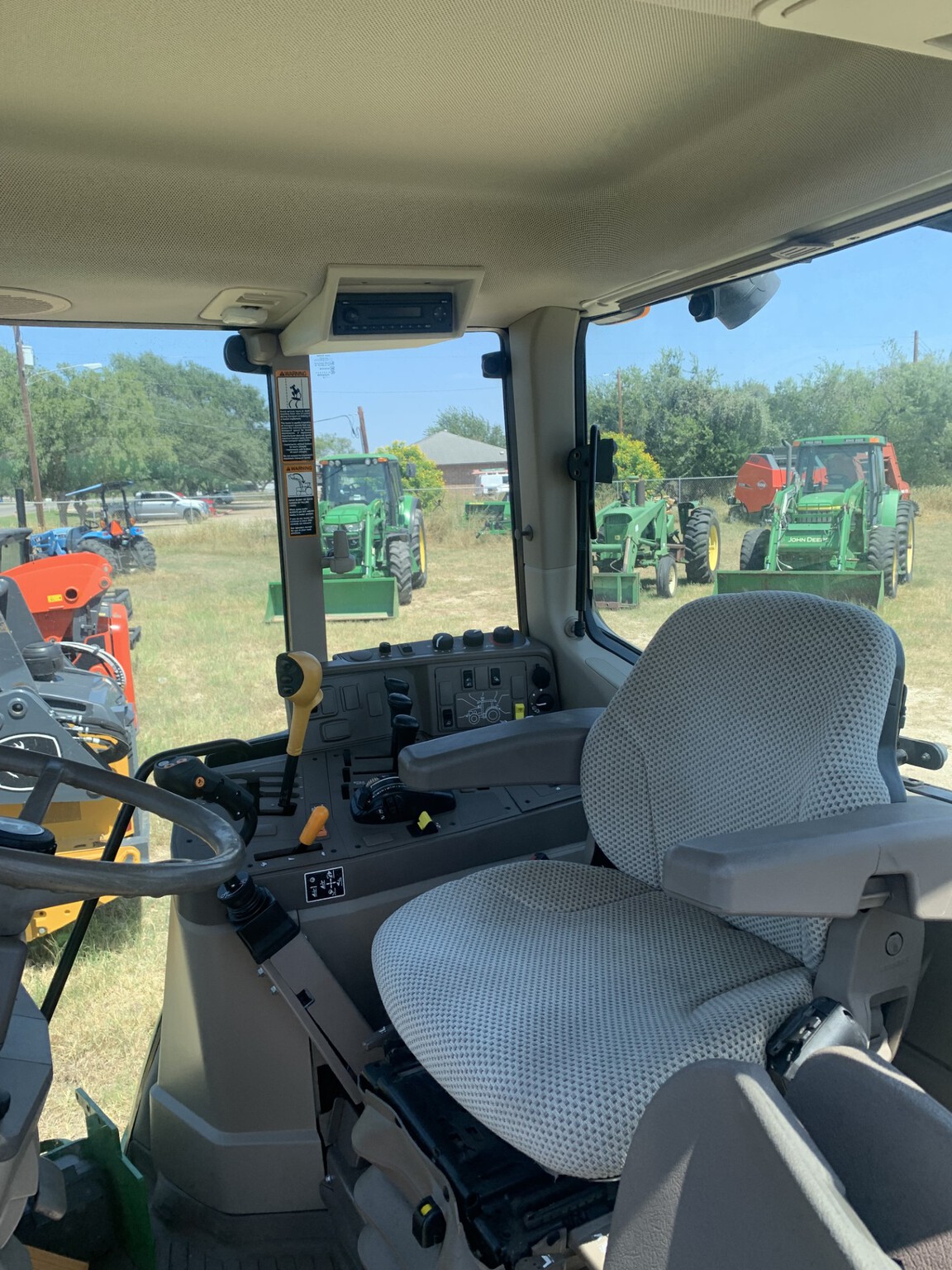 2019 John Deere 6130M Image 8