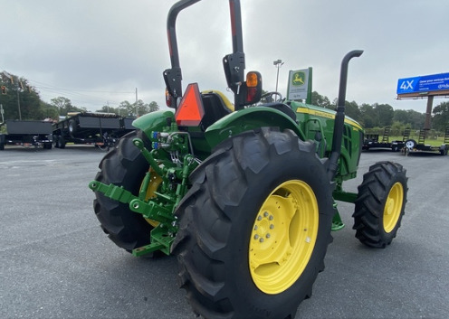2023 John Deere 5100E Image 5