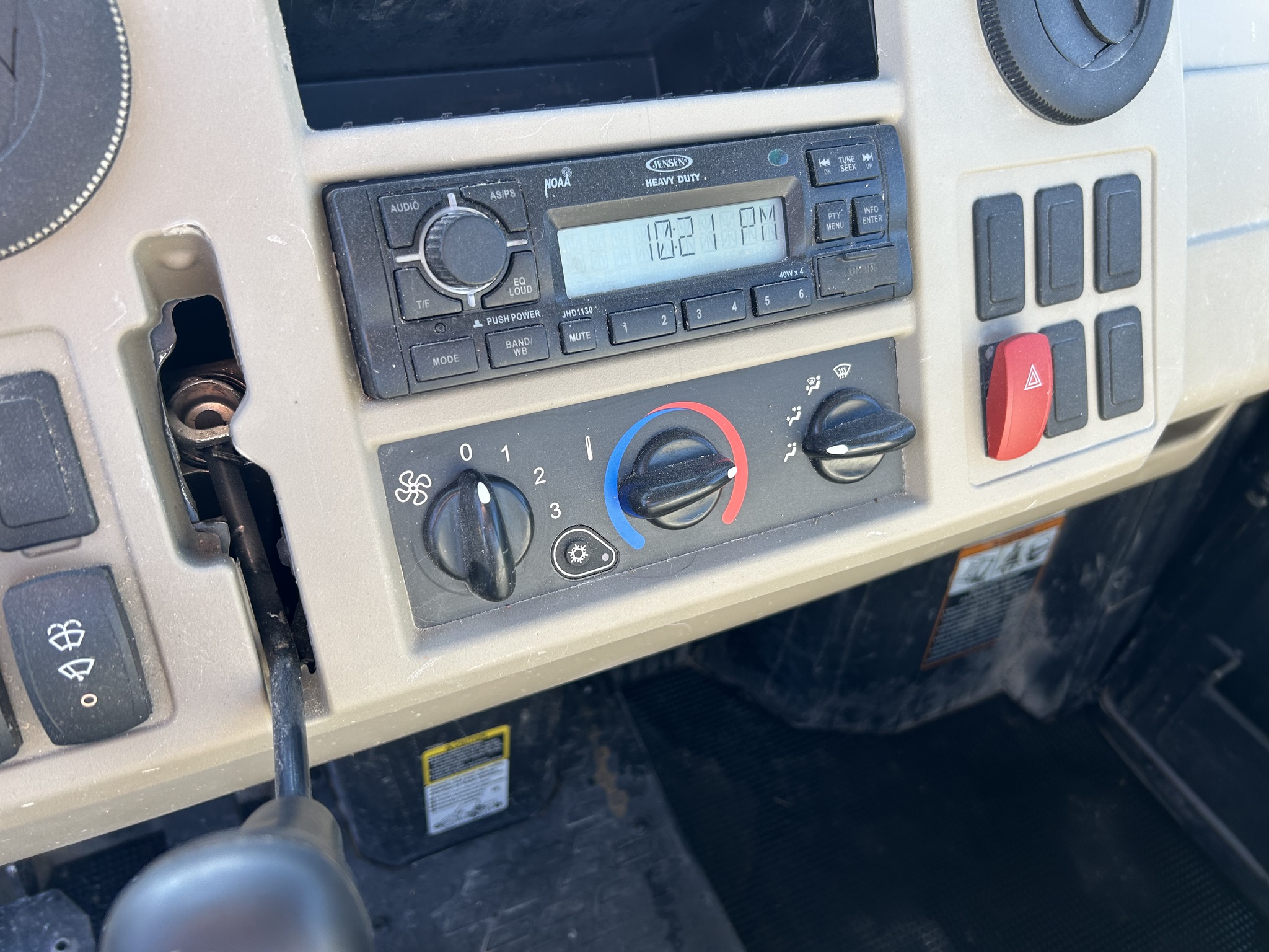  2022 John Deere XUV 835R at Heritage Tractor in Quincy, IL