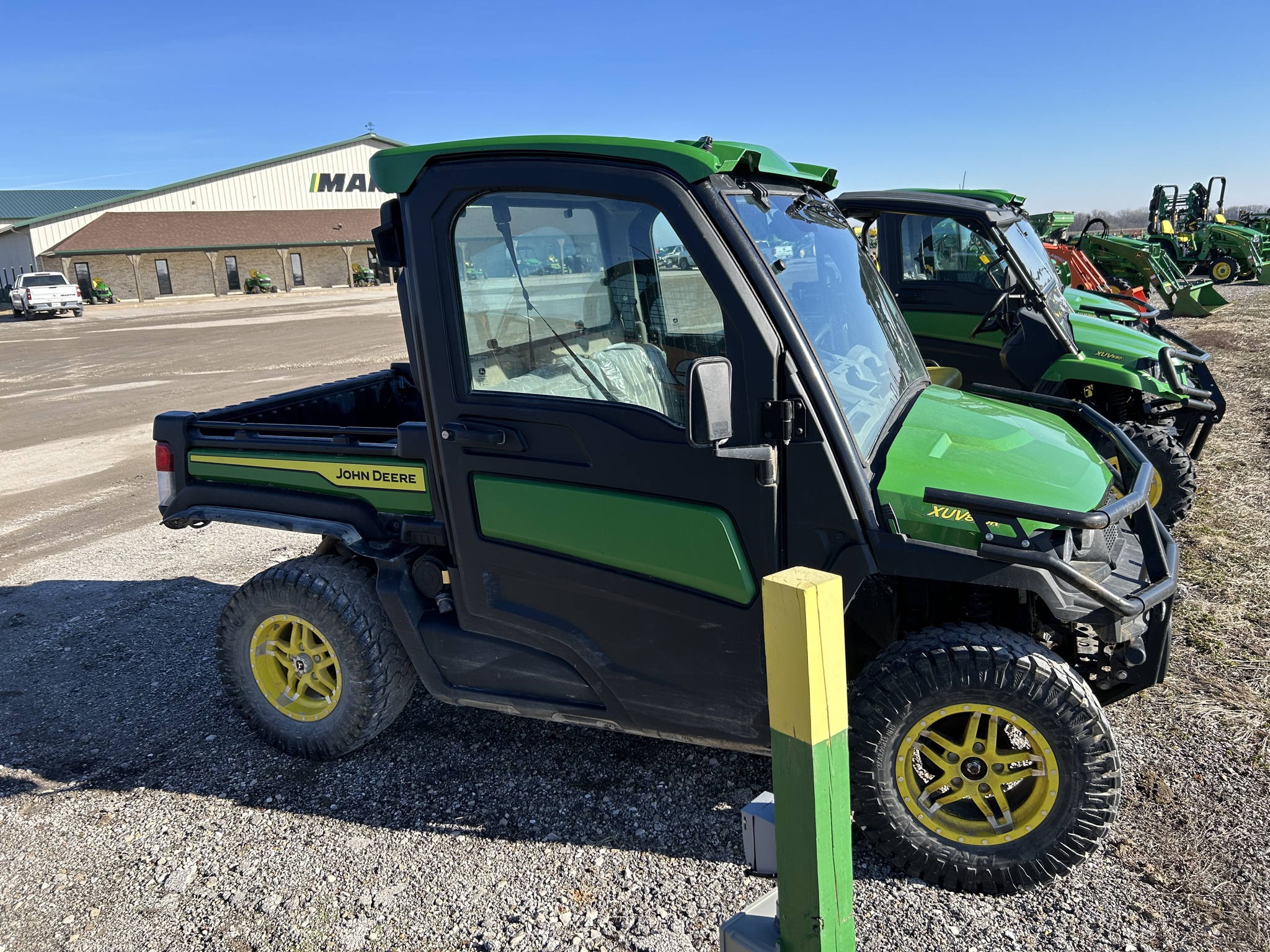  2022 John Deere XUV 835R at Heritage Tractor in Quincy, IL