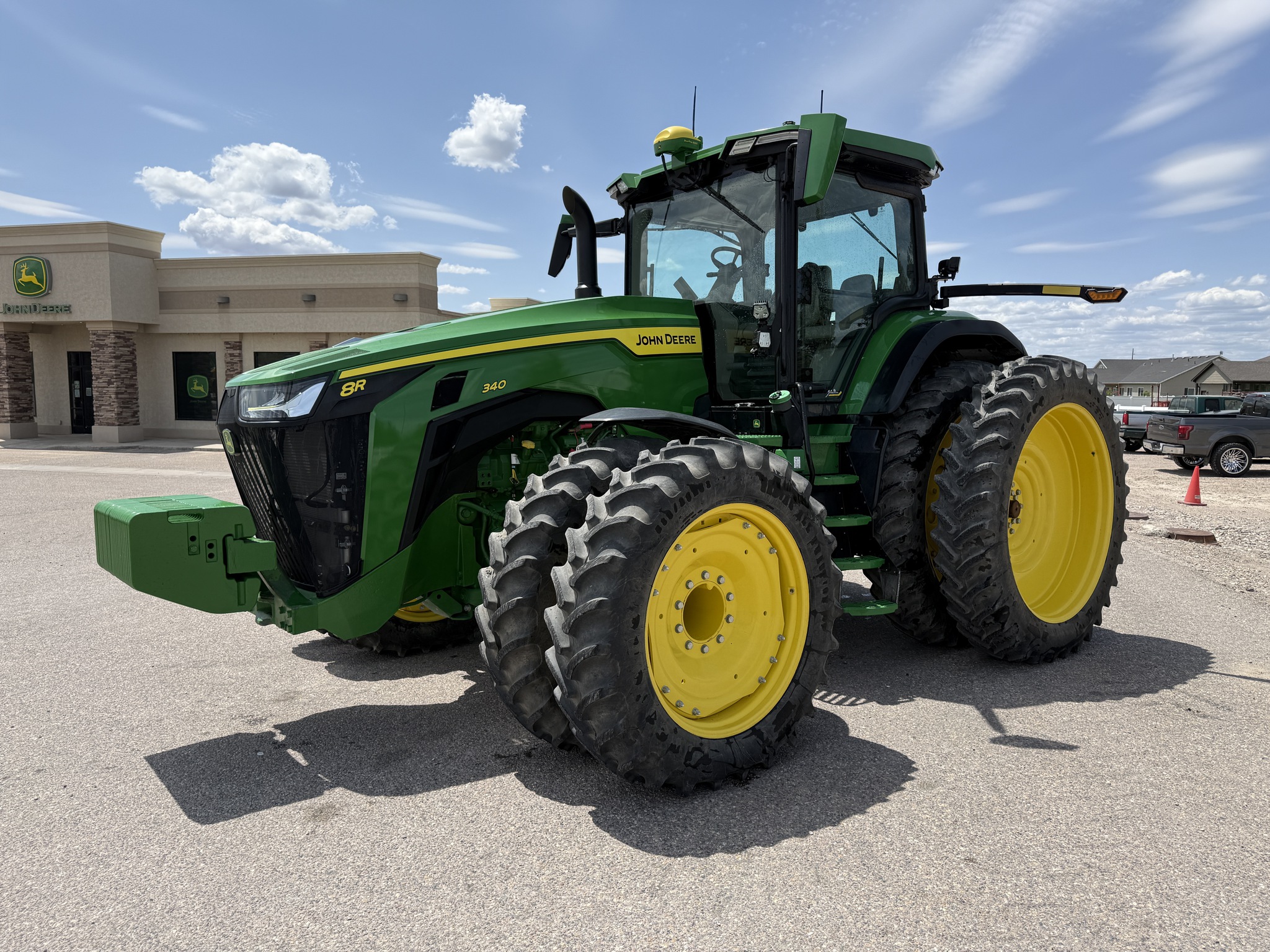 2023 John Deere 8R 340 Image 1
