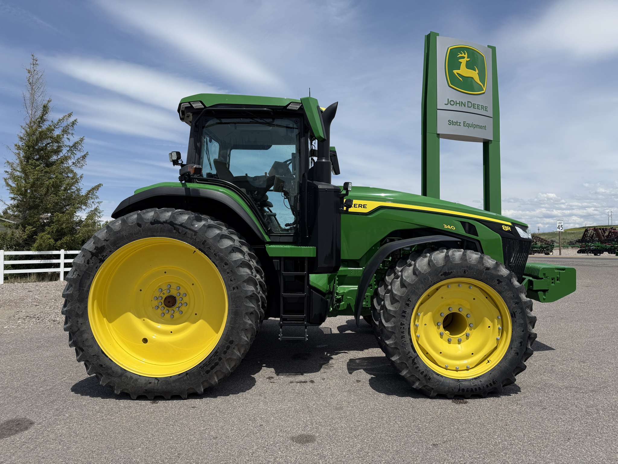 2023 John Deere 8R 340 Image 6