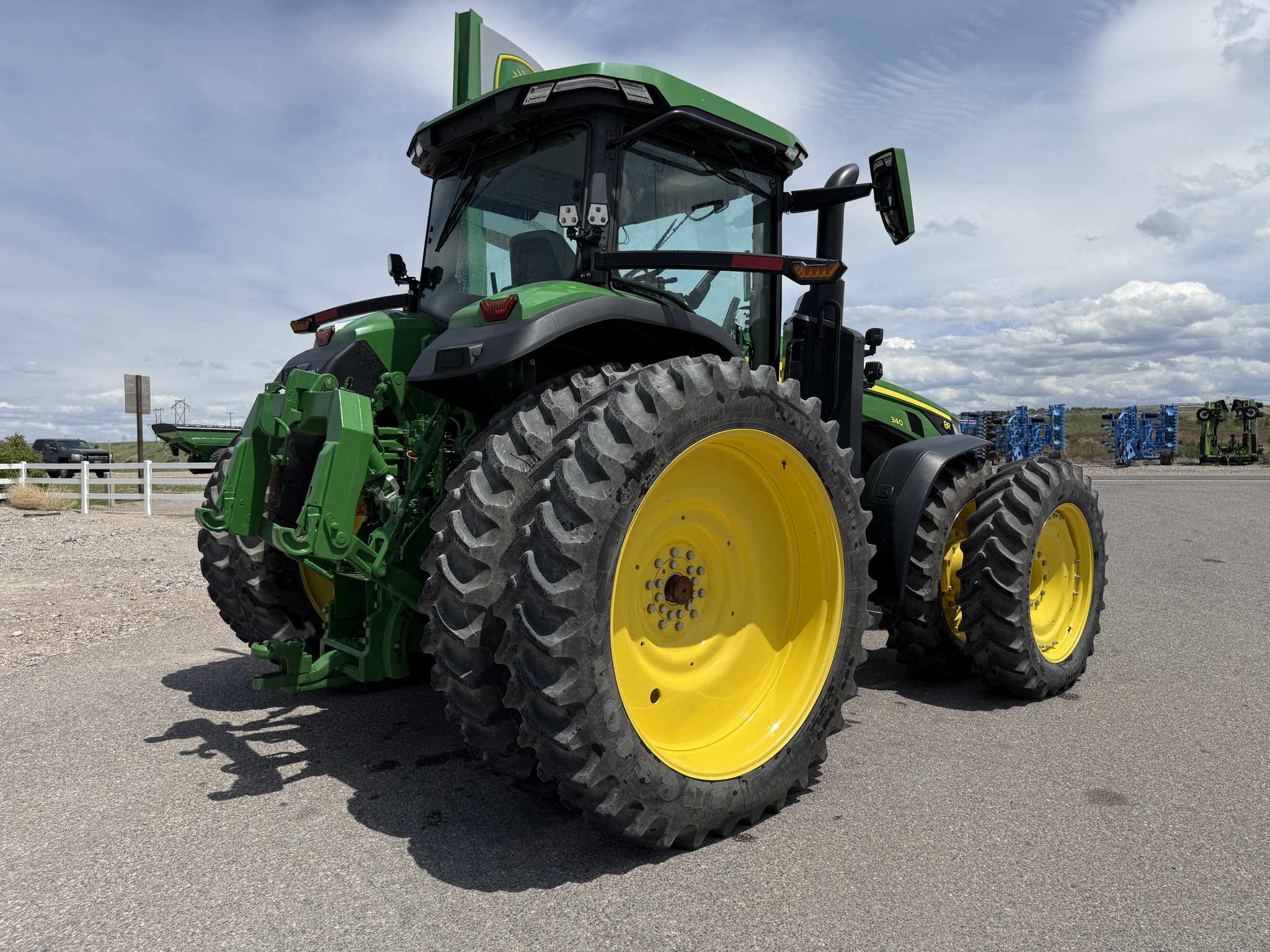 2023 John Deere 8R 340 Image 5