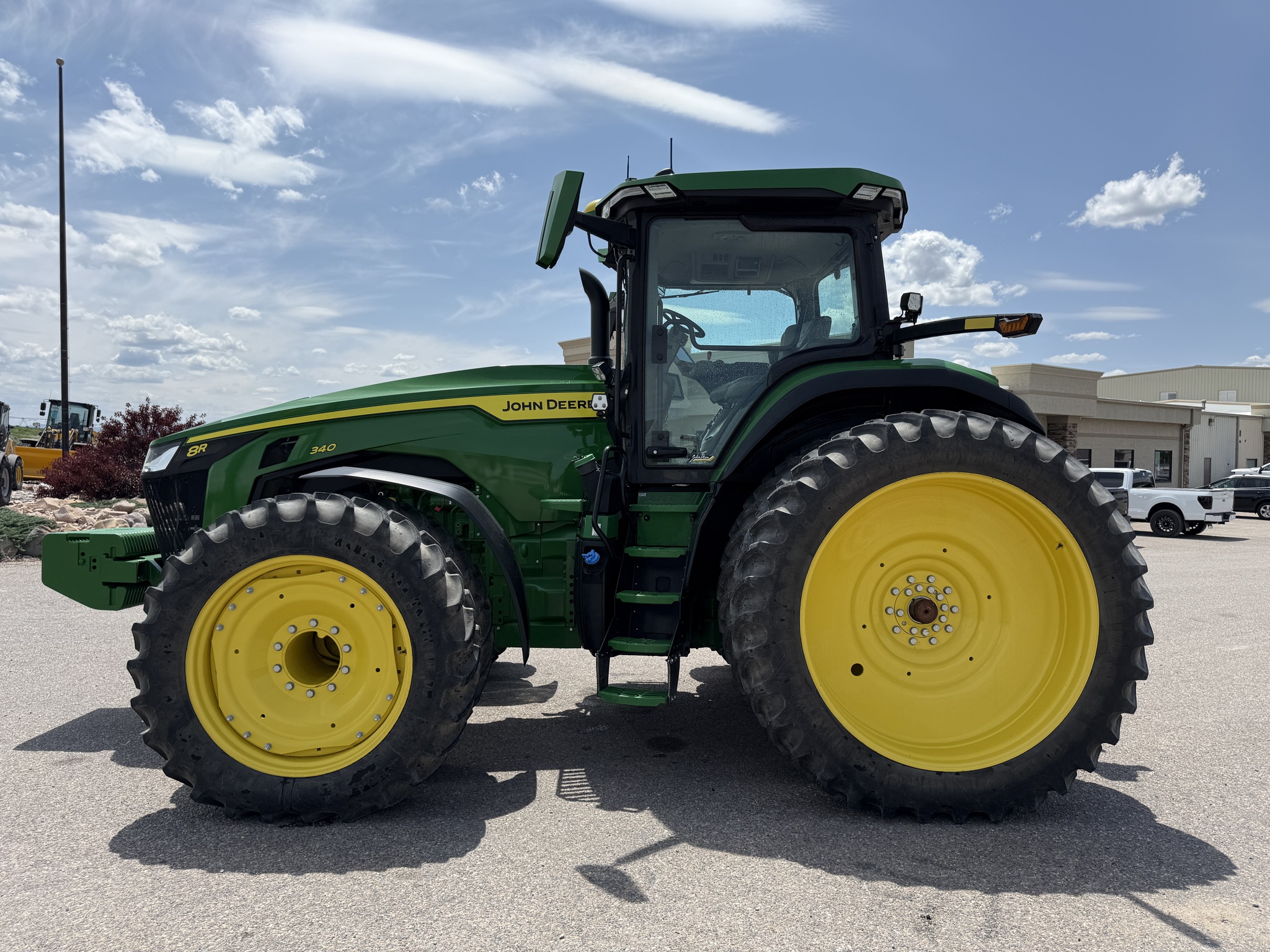 2023 John Deere 8R 340 Image 2