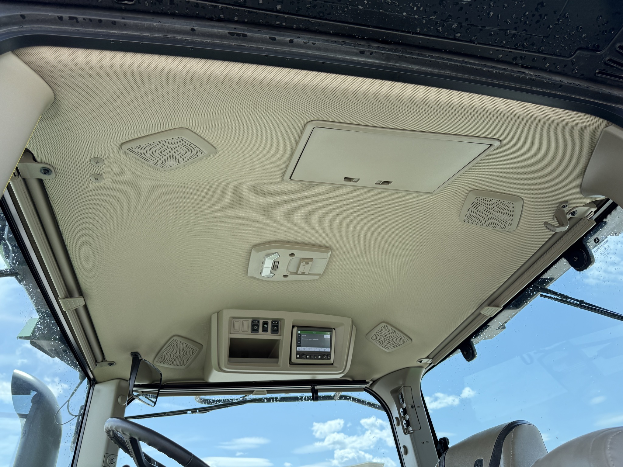2023 John Deere 8R 340 Image 10