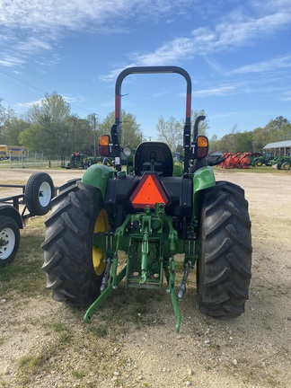 2022 John Deere 5045E Photo 3
