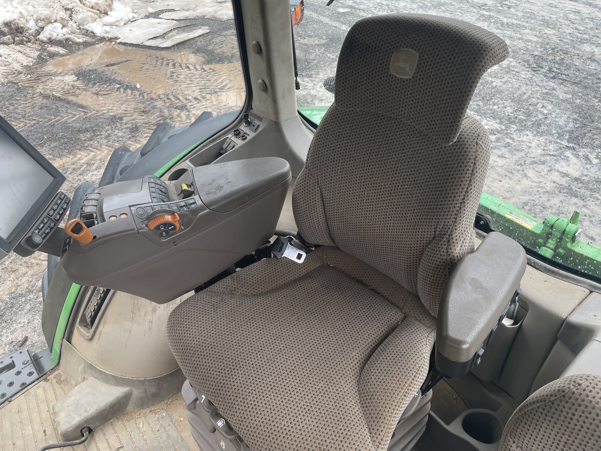 2018 John Deere 7210R Image 14