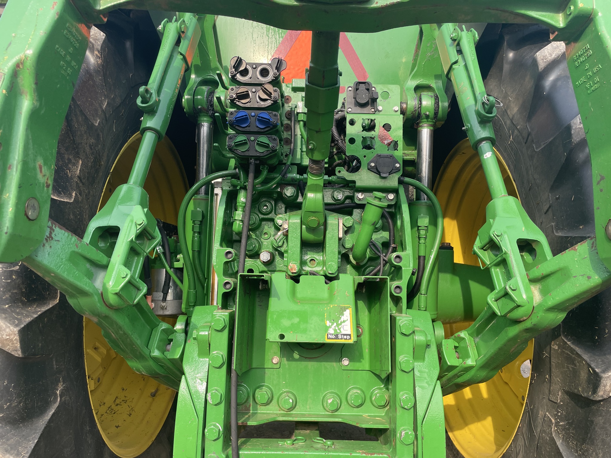 2018 John Deere 7210R Image 6