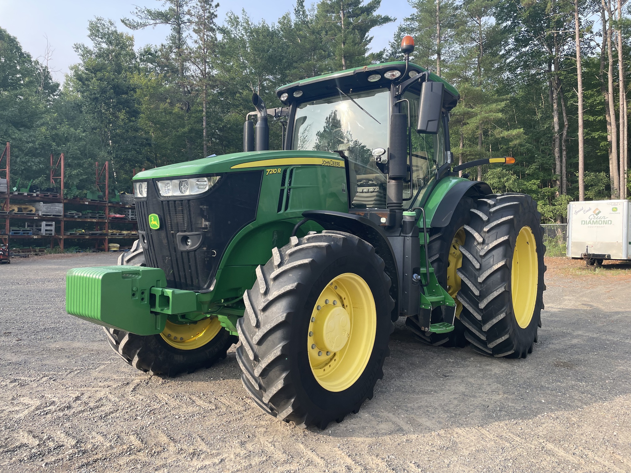 2018 John Deere 7210R Image 1