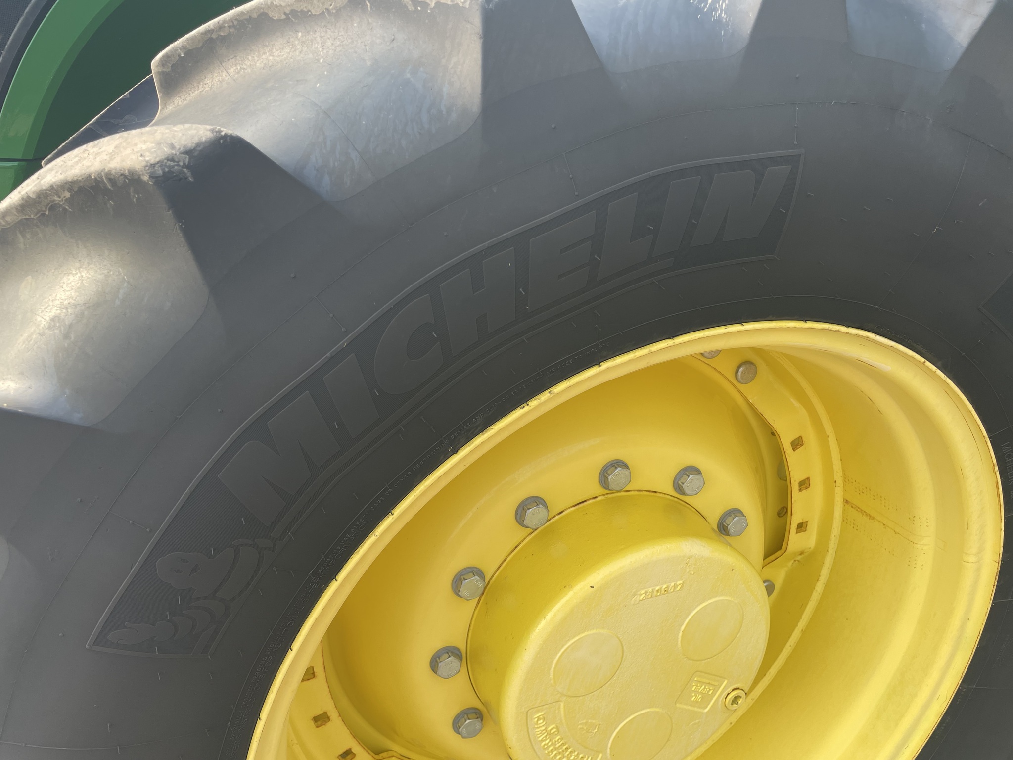 2018 John Deere 7210R Image 16