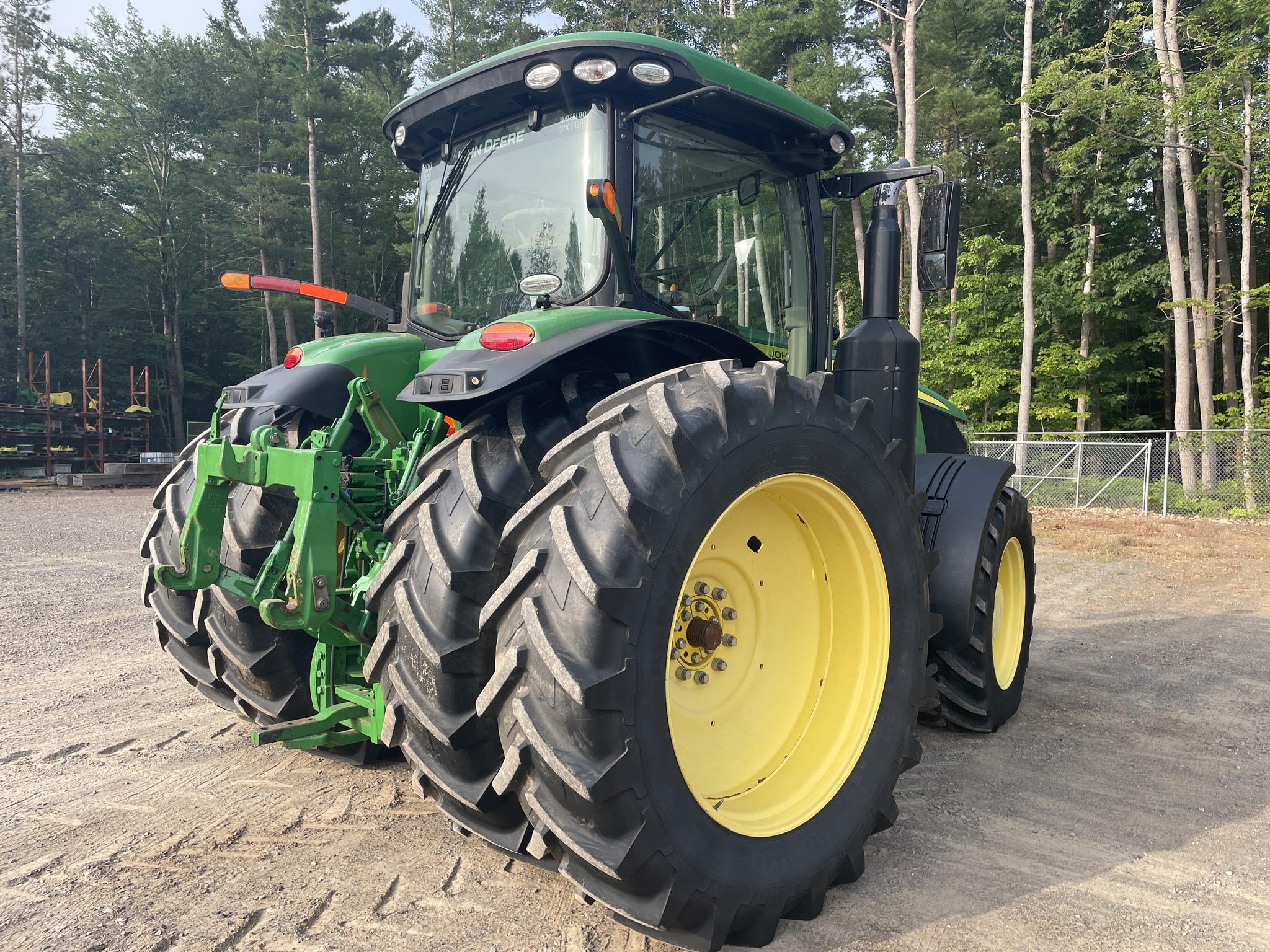 2018 John Deere 7210R Image 7