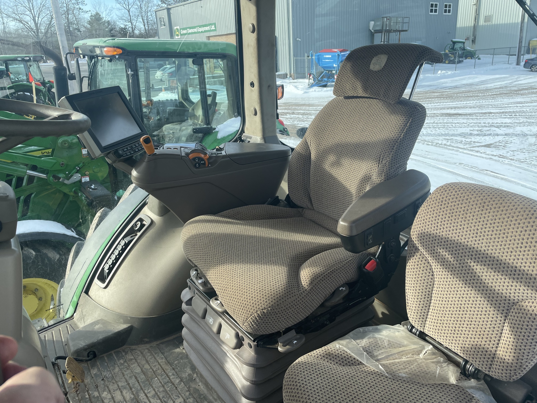2018 John Deere 7210R Image 21