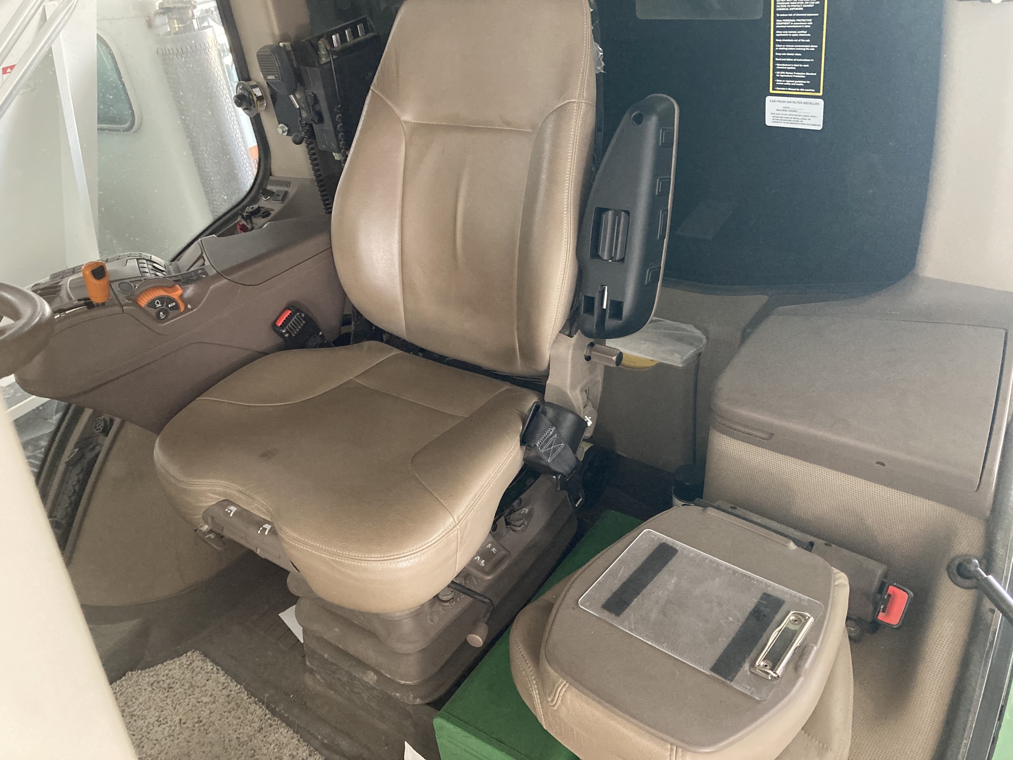 2017 John Deere F4365 Image 8