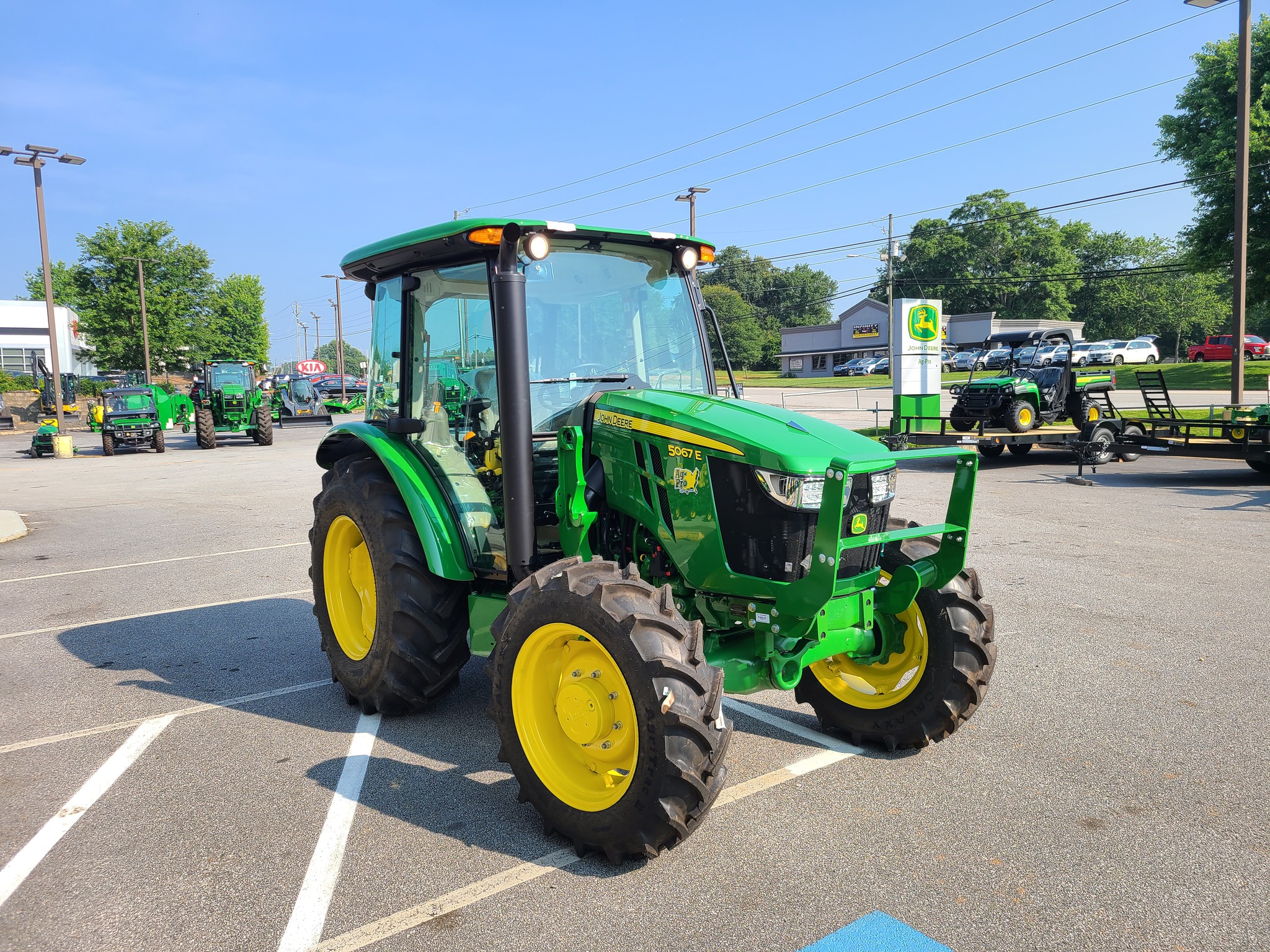 2024 John Deere 5067E Image 9