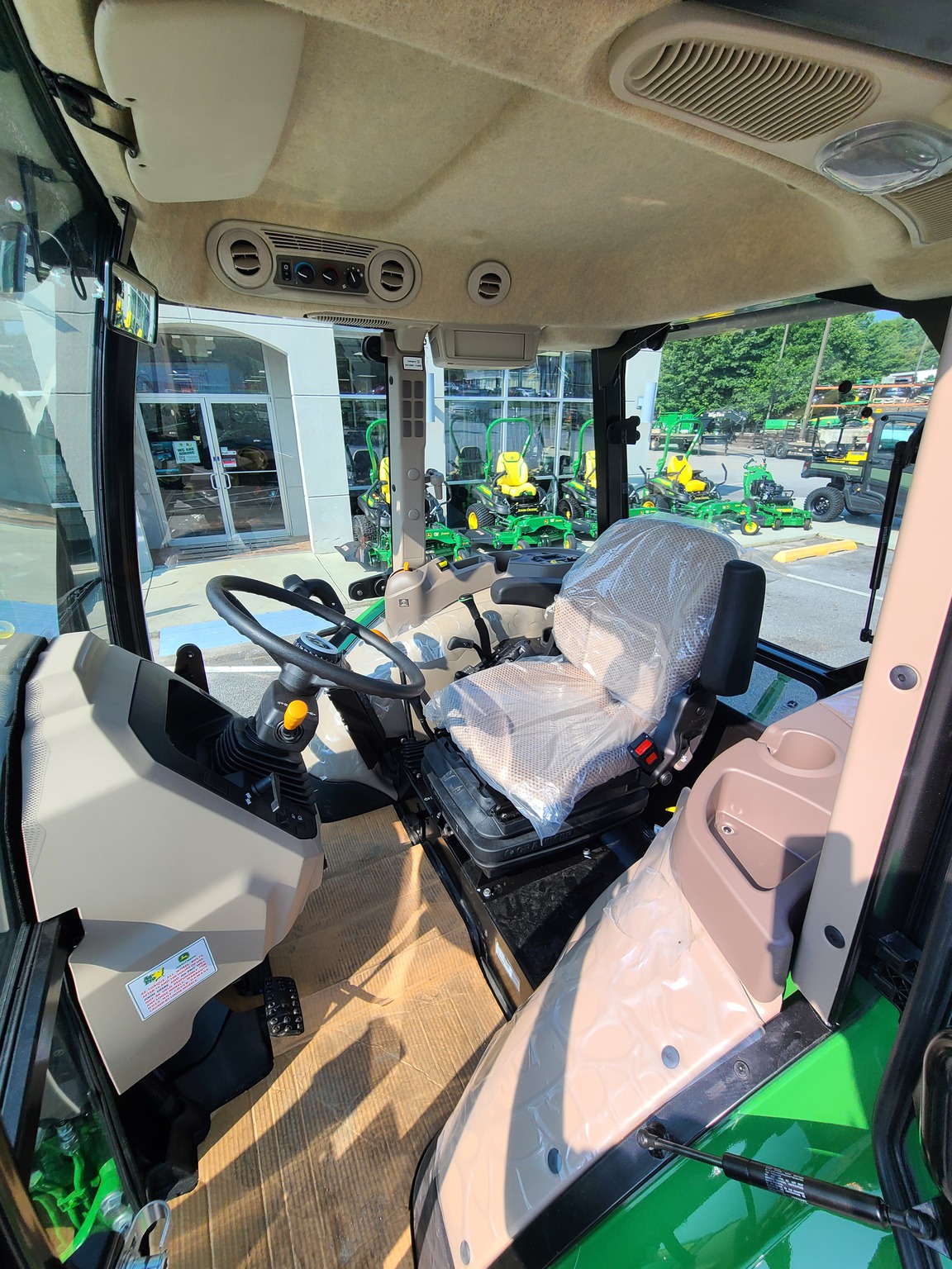 2024 John Deere 5067E Image 10