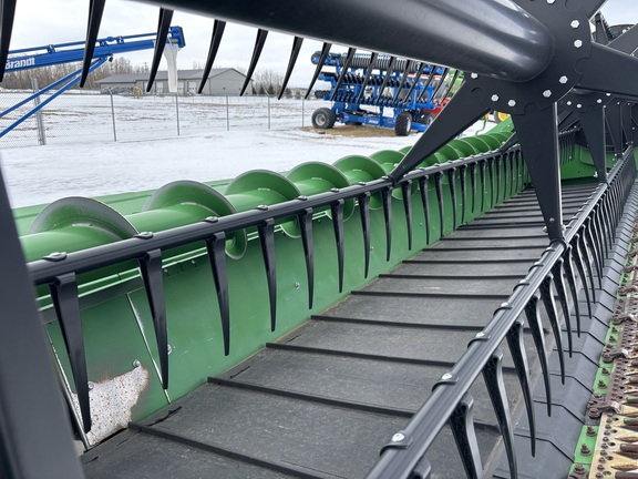 Used 2017 John Deere 640FD Combine Platforms at Horizon Ag & Turf in Edmonton West, AB - Photo9