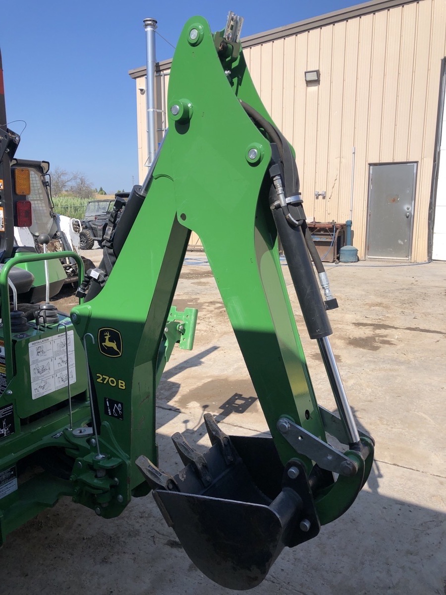 2022 John Deere 2038R Image 6