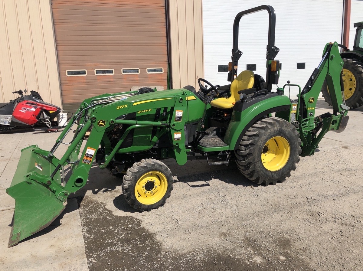 2022 John Deere 2038R Image 3