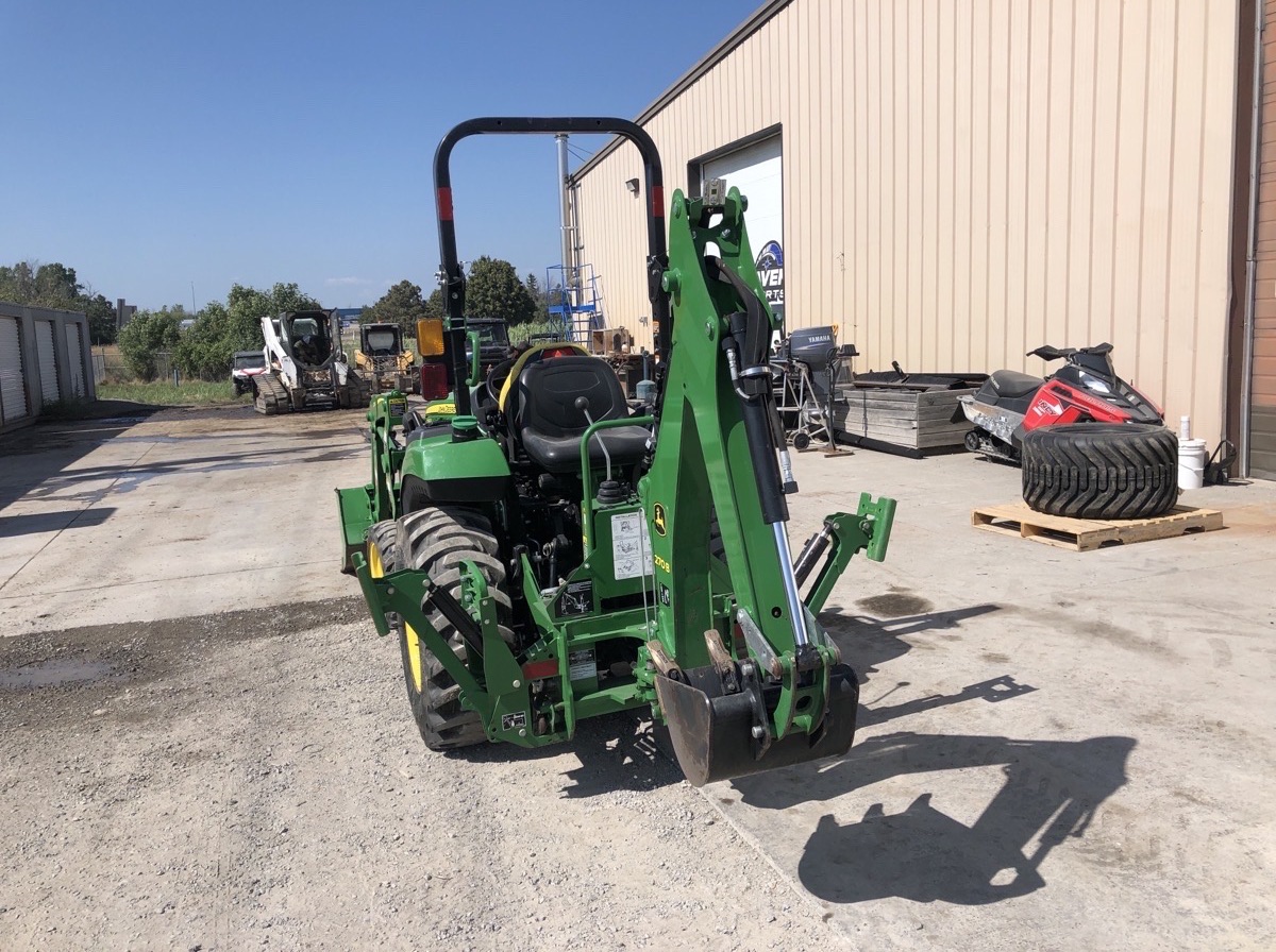 2022 John Deere 2038R Image 4