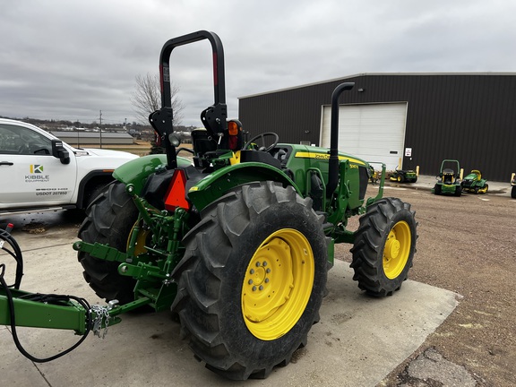 2024 John Deere 5067E - Photo3