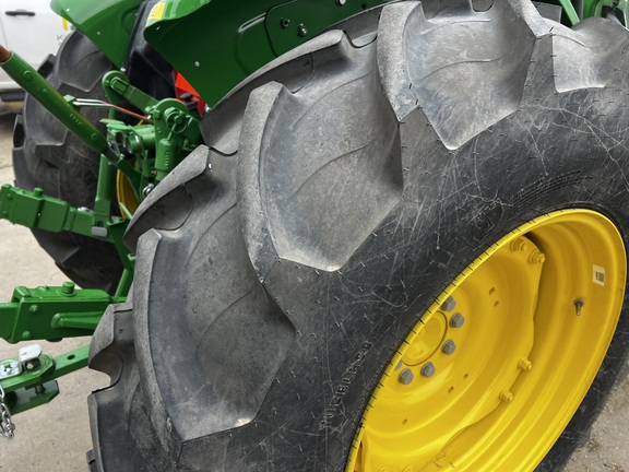 2024 John Deere 5067E - Photo12