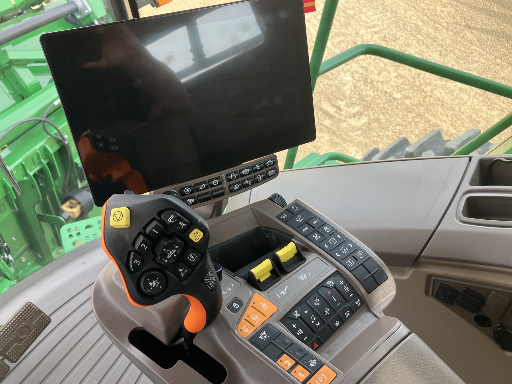 2024 John Deere S780 Image 15