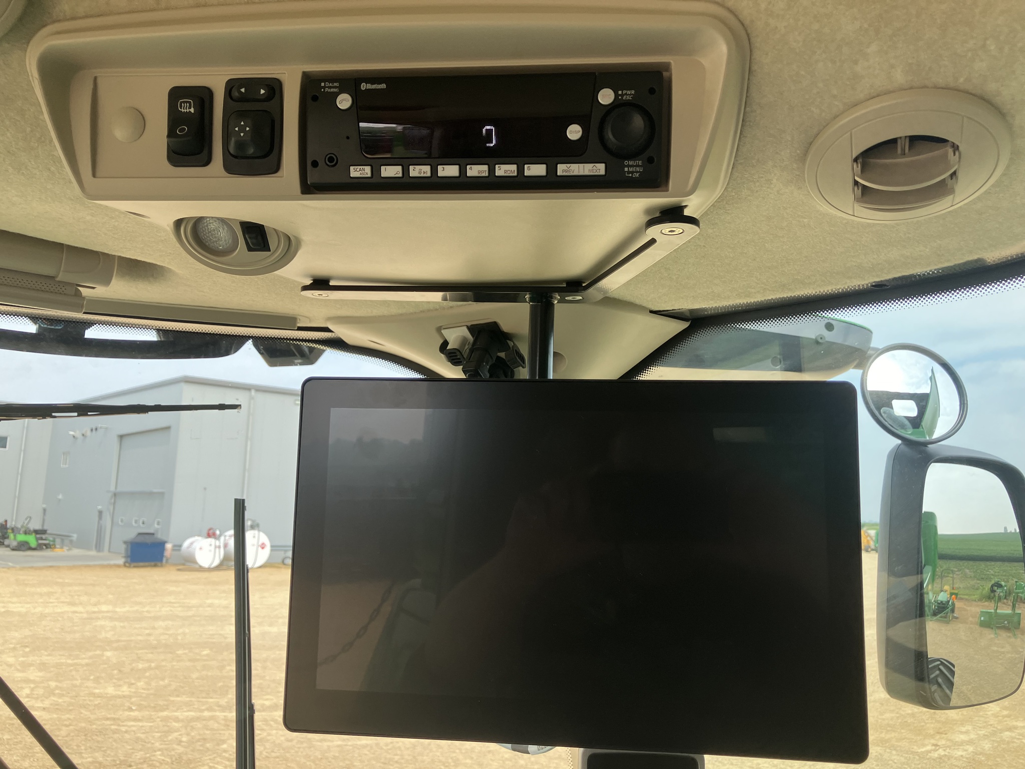 2024 John Deere S780 Image 16