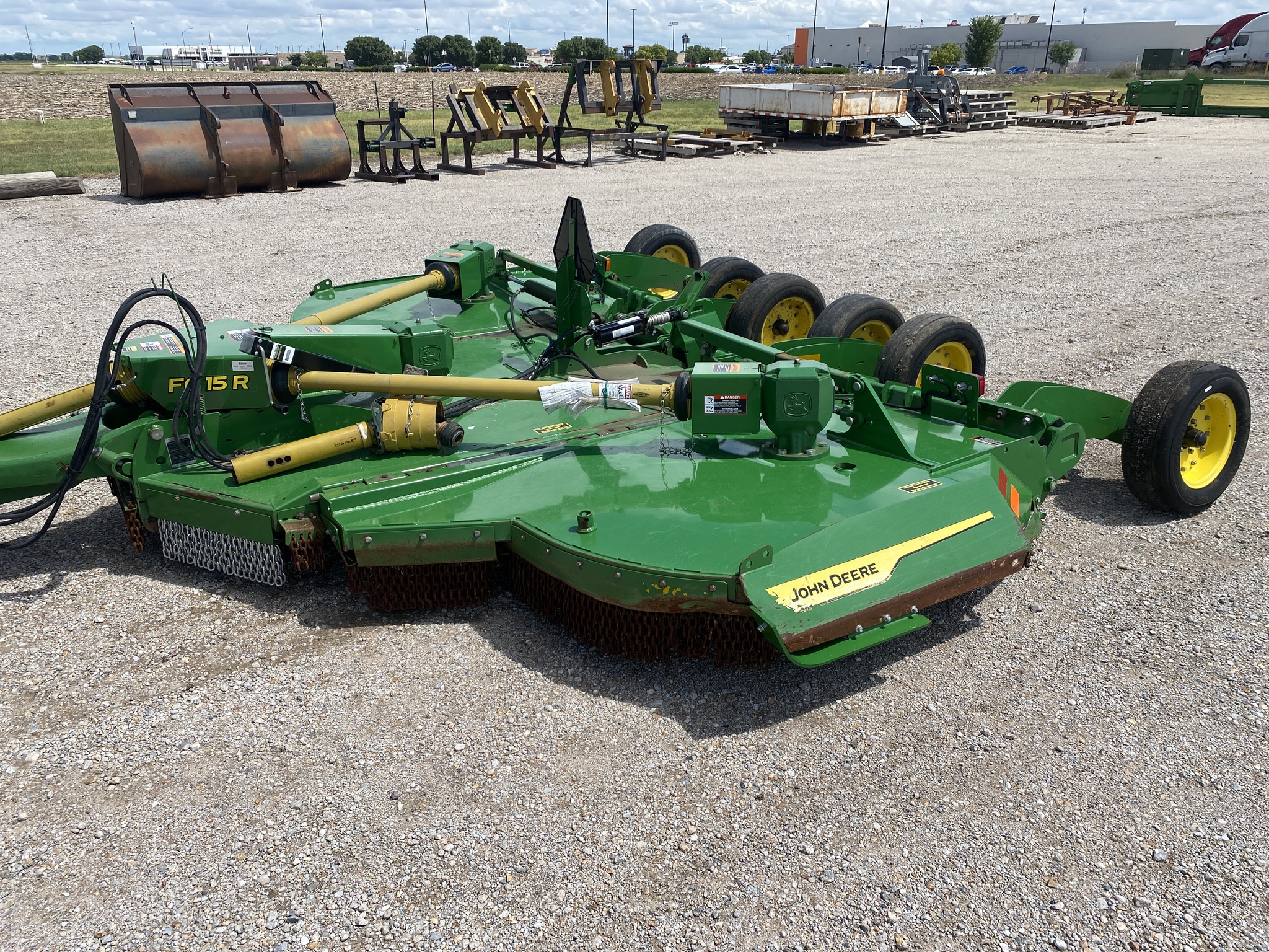 2023 John Deere FC 15R Image 2