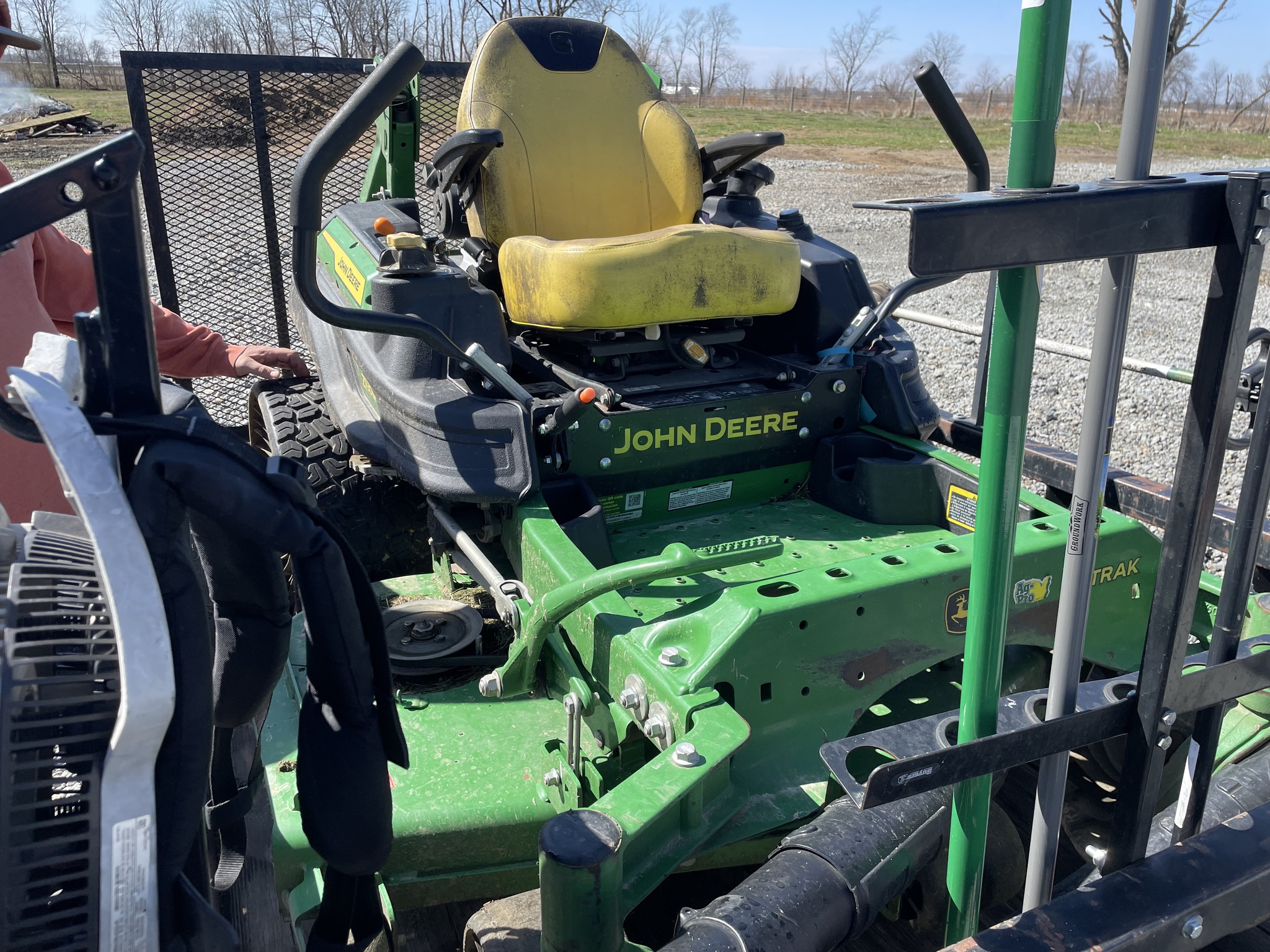 2023 John Deere Z930M Image 4