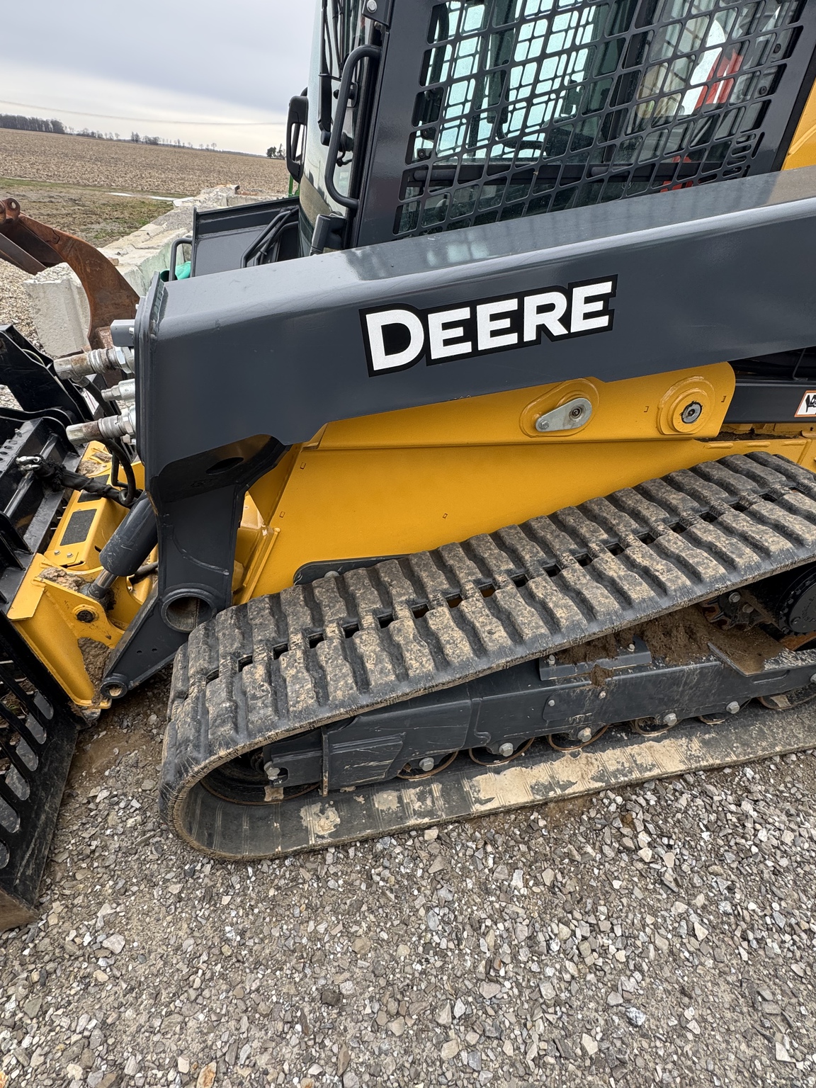 2024 John Deere 331G Image 4