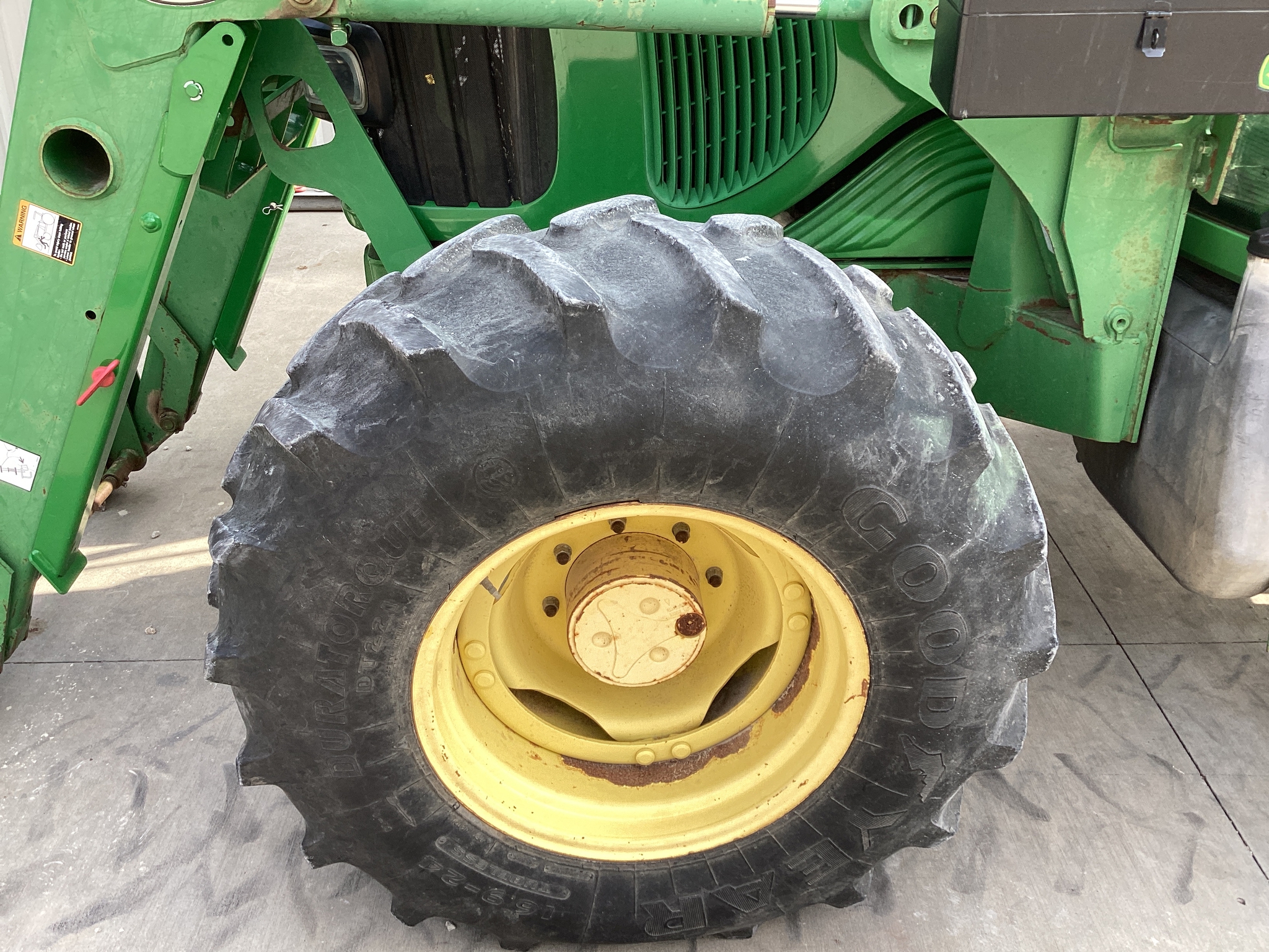 2002 John Deere 6320 Image 28
