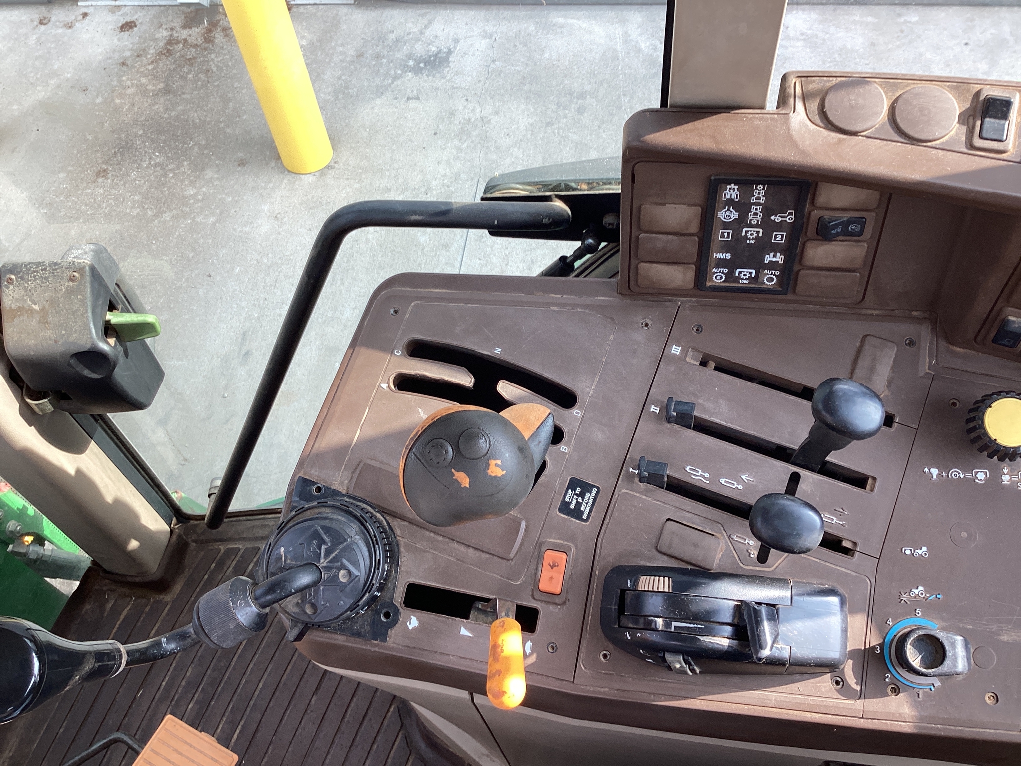 2002 John Deere 6320 Image 20