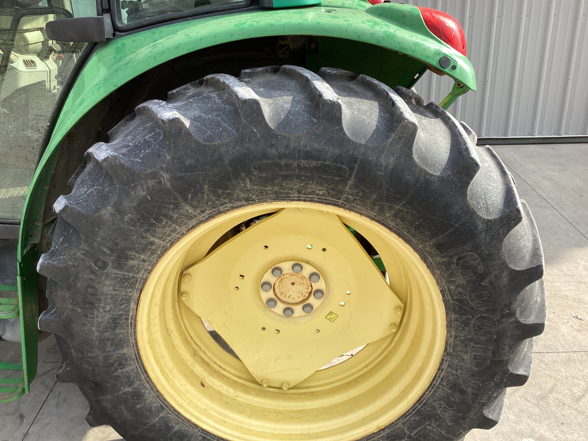 2002 John Deere 6320 Image 30