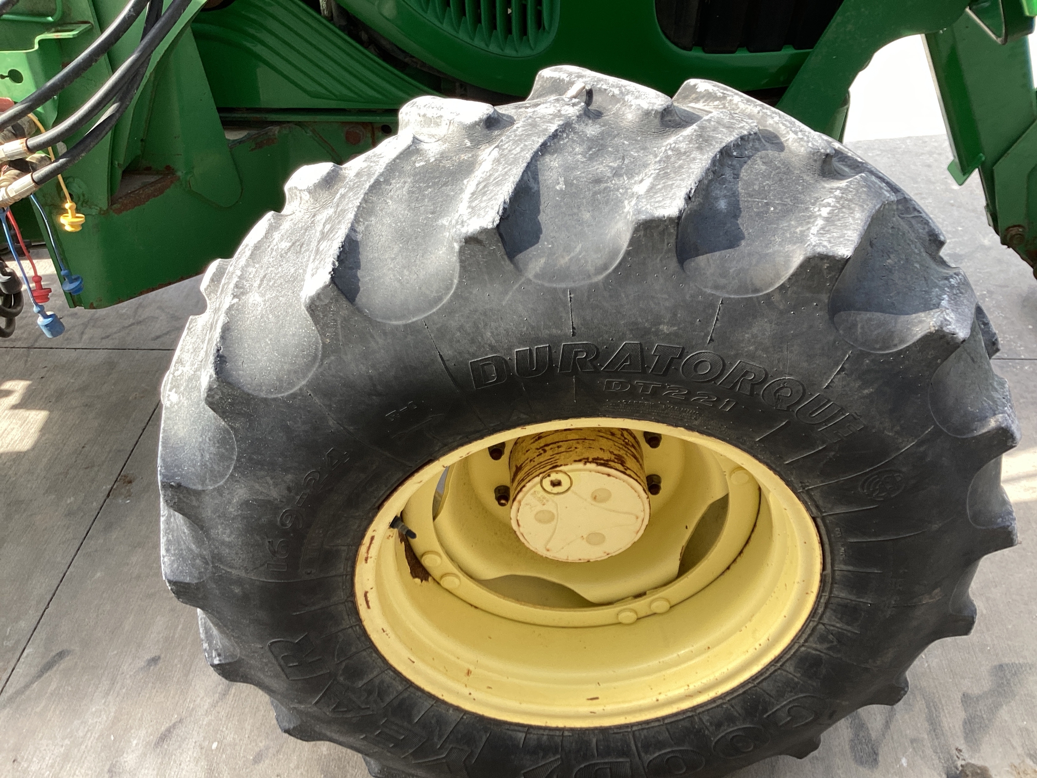 2002 John Deere 6320 Image 29
