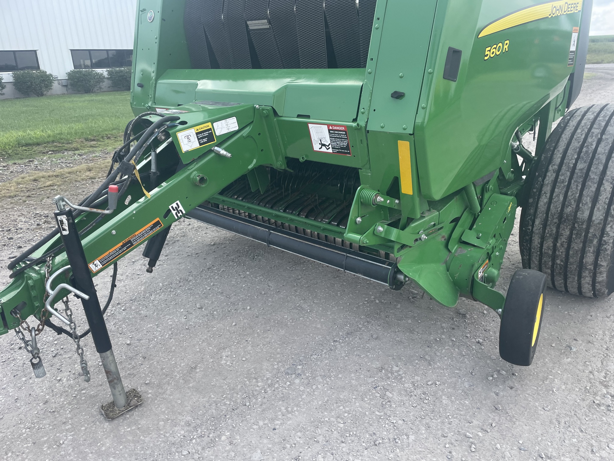 2022 John Deere 560R Image 3