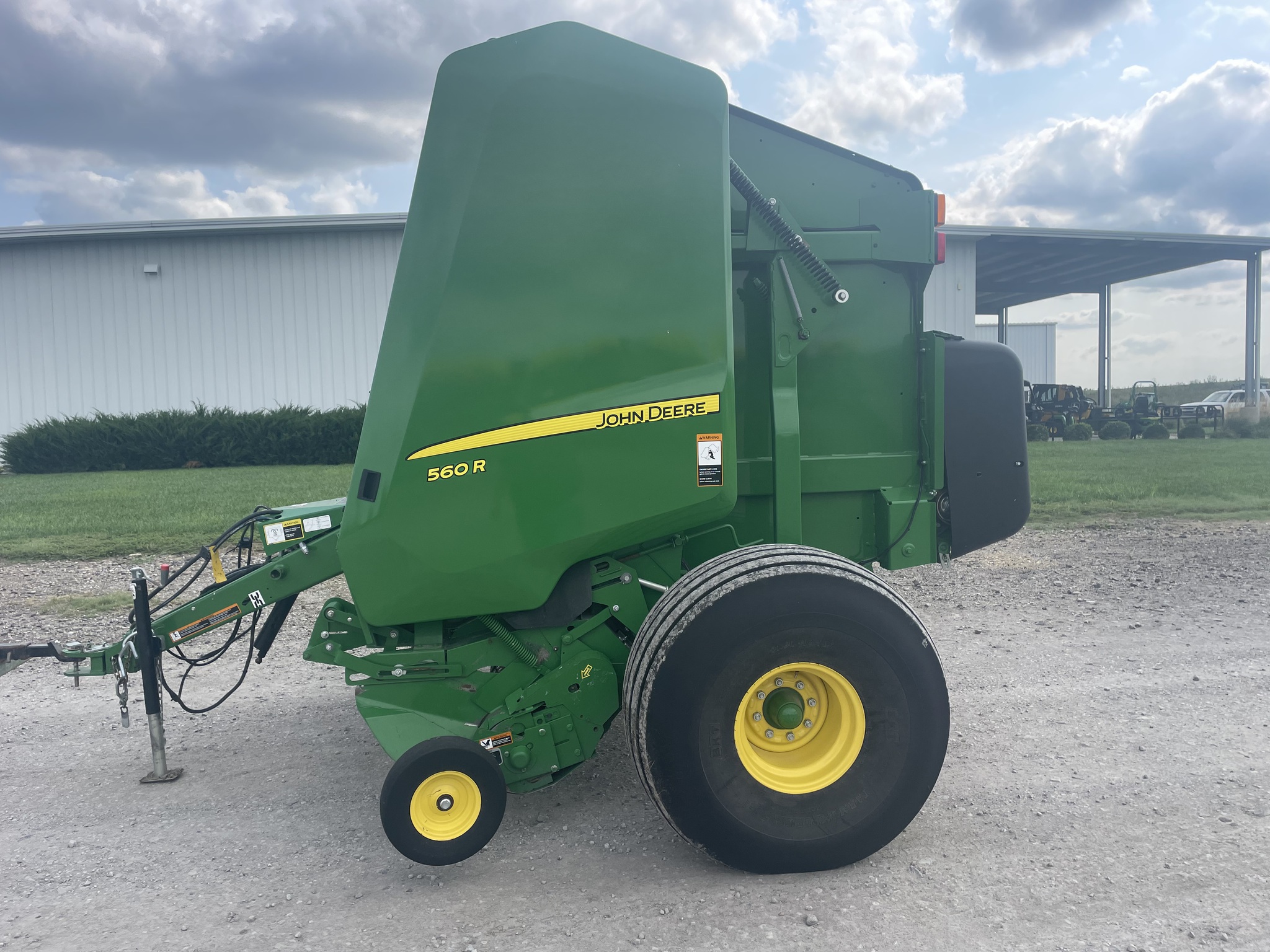 2022 John Deere 560R Image 4