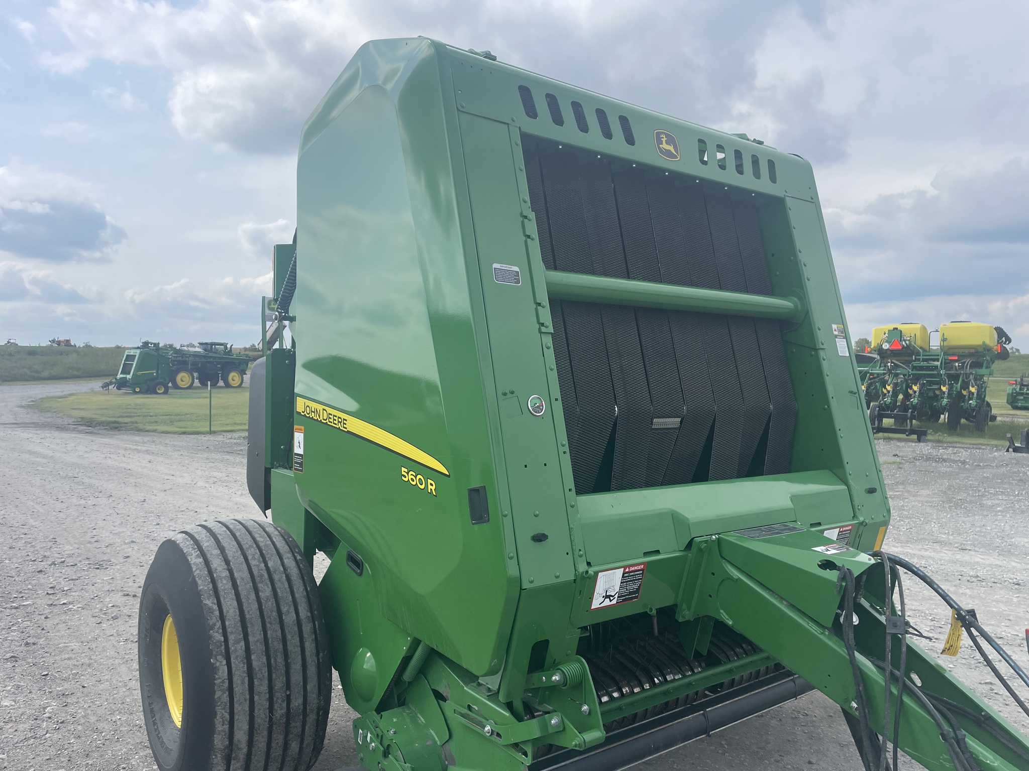 2022 John Deere 560R Image 7