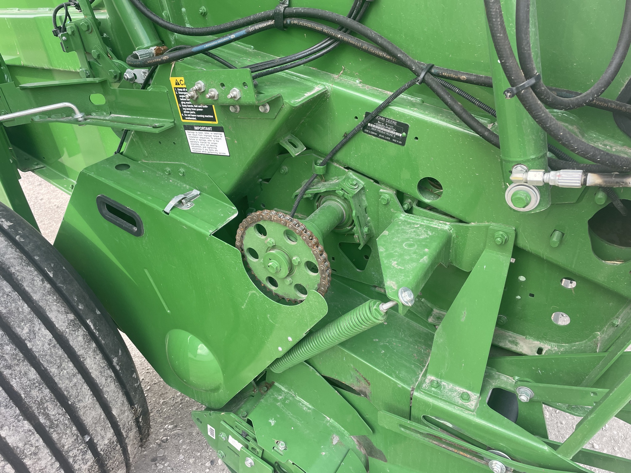 2022 John Deere 560R Image 9