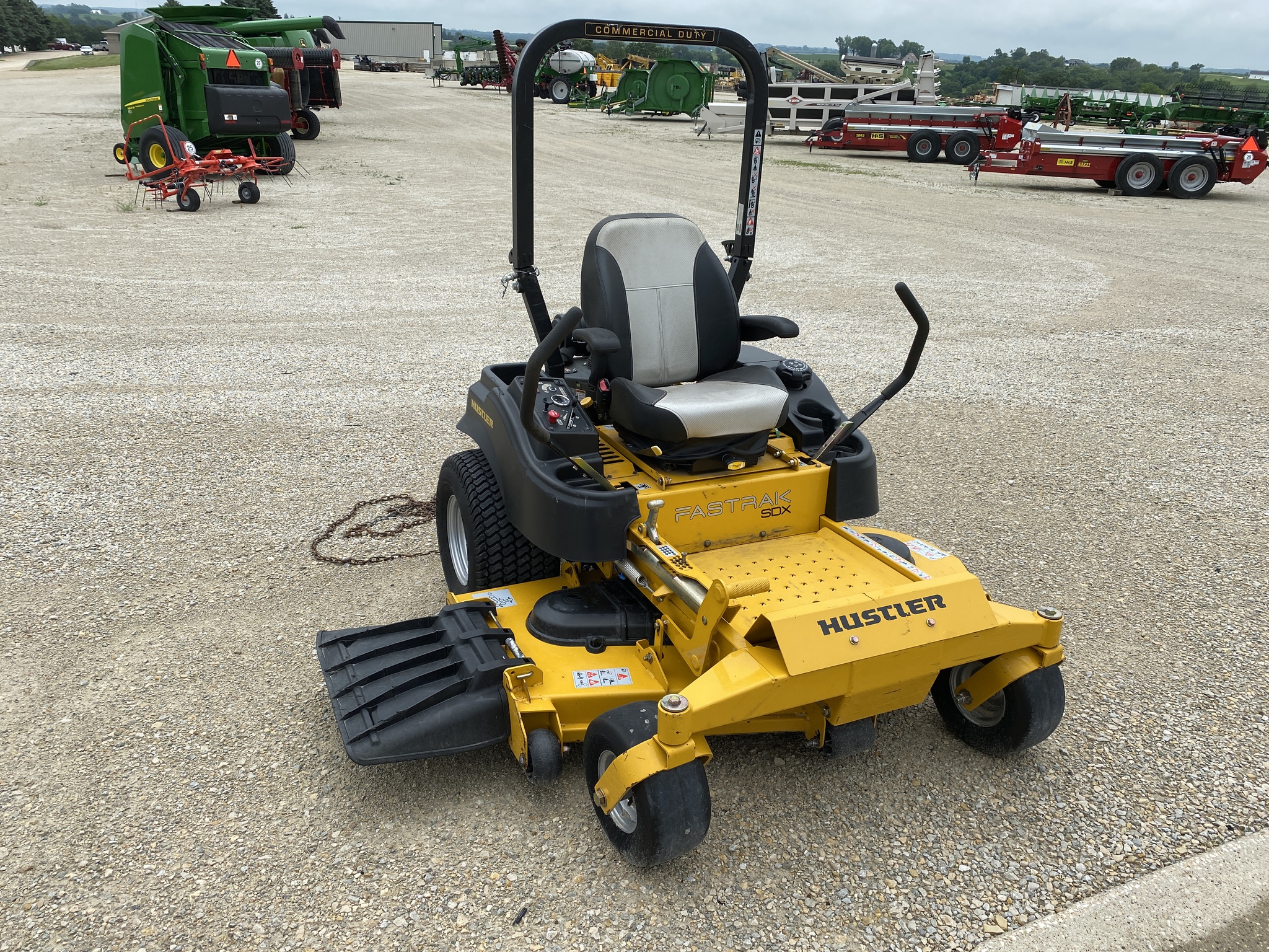 2018 Hustler FasTrak SDX 23 Image 2