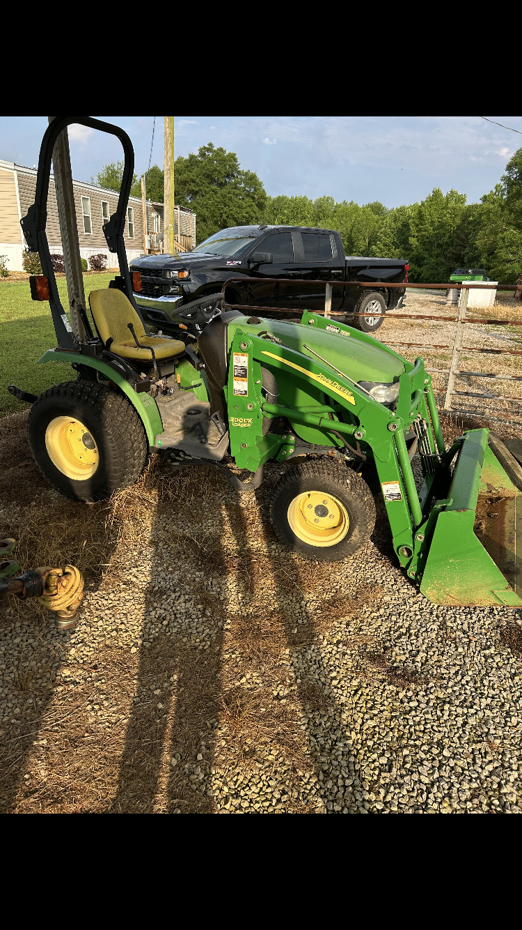 2007 John Deere 2320