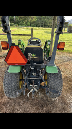 2007 John Deere 2320