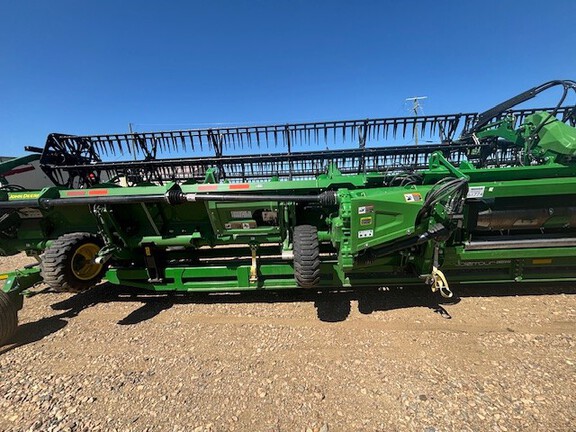 Used 2024 John Deere HD45R Combine Platforms at Horizon Ag & Turf in Lloydminster, AB - Photo17