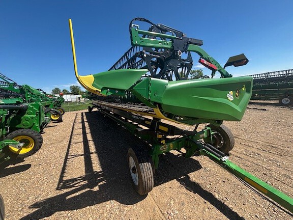 Used 2024 John Deere HD45R Combine Platforms at Horizon Ag & Turf in Lloydminster, AB - Photo2