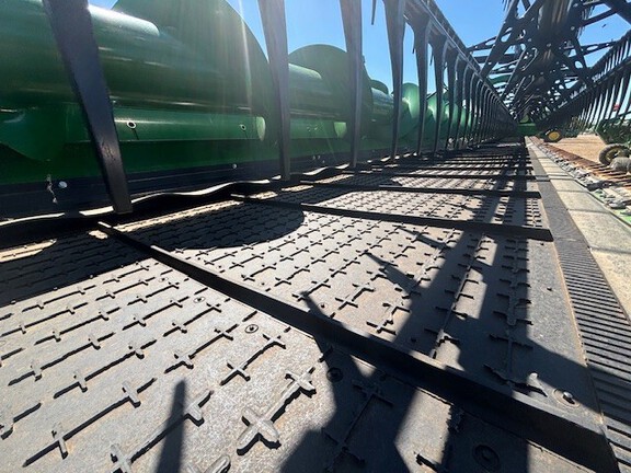 Used 2024 John Deere HD45R Combine Platforms at Horizon Ag & Turf in Lloydminster, AB - Photo11